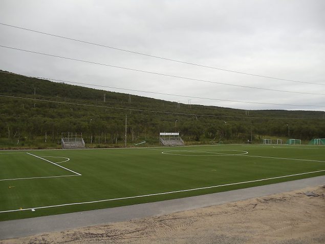 Jalgpallivljakud Norras - kunstmuru tagab jalgpalli jaoks htlaselt hea kasutatavuse kogu hooaja vltel, ilma et kunstmuru hooldus hakkaks jalgpallivljaku kasutust dikteerima.  Jalgpallivljakud Norras - kunstmuru tagab jalgpalli jaoks .. | Kunstmurukattega spordivljakud