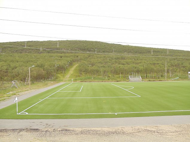 Jalgpallivljak kunstmurukattega, roheline muru, spordivljakud, tehismuru Norra jalgpallivljakul.  Jalgpallivljak kunstmurukattega, roheline muru, spordivlja.. | Kunstmurukattega spordivljakud